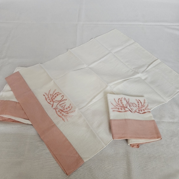 Mid-century pillowcases embroidered with "His" & "Hers" includes flat sheet - Picture 5 of 6